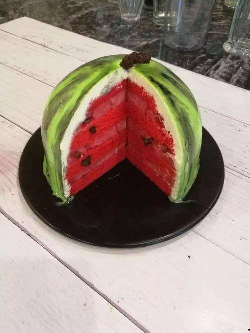 国外大神吃瓜泥吃花泥,趣味横生吃相引网友热议